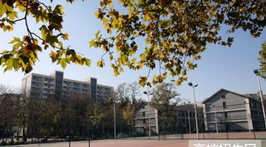 四川哪里有英语教育专业学校简介，有几个