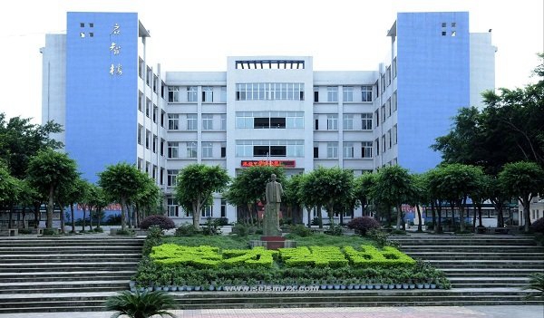 学校