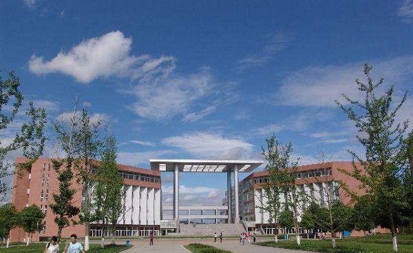 学校大门