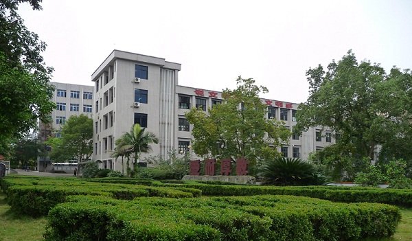 学校