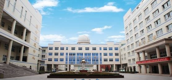 成都市龙泉驿第一中学
