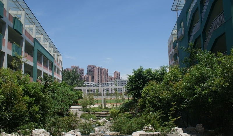 四川师范大学附属中学