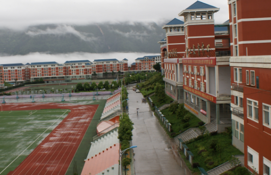 重庆巫山县职业教育中心有补助吗