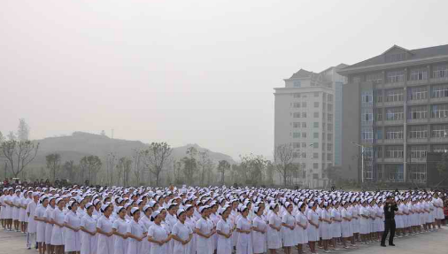 重庆市医药卫生学校新生必备